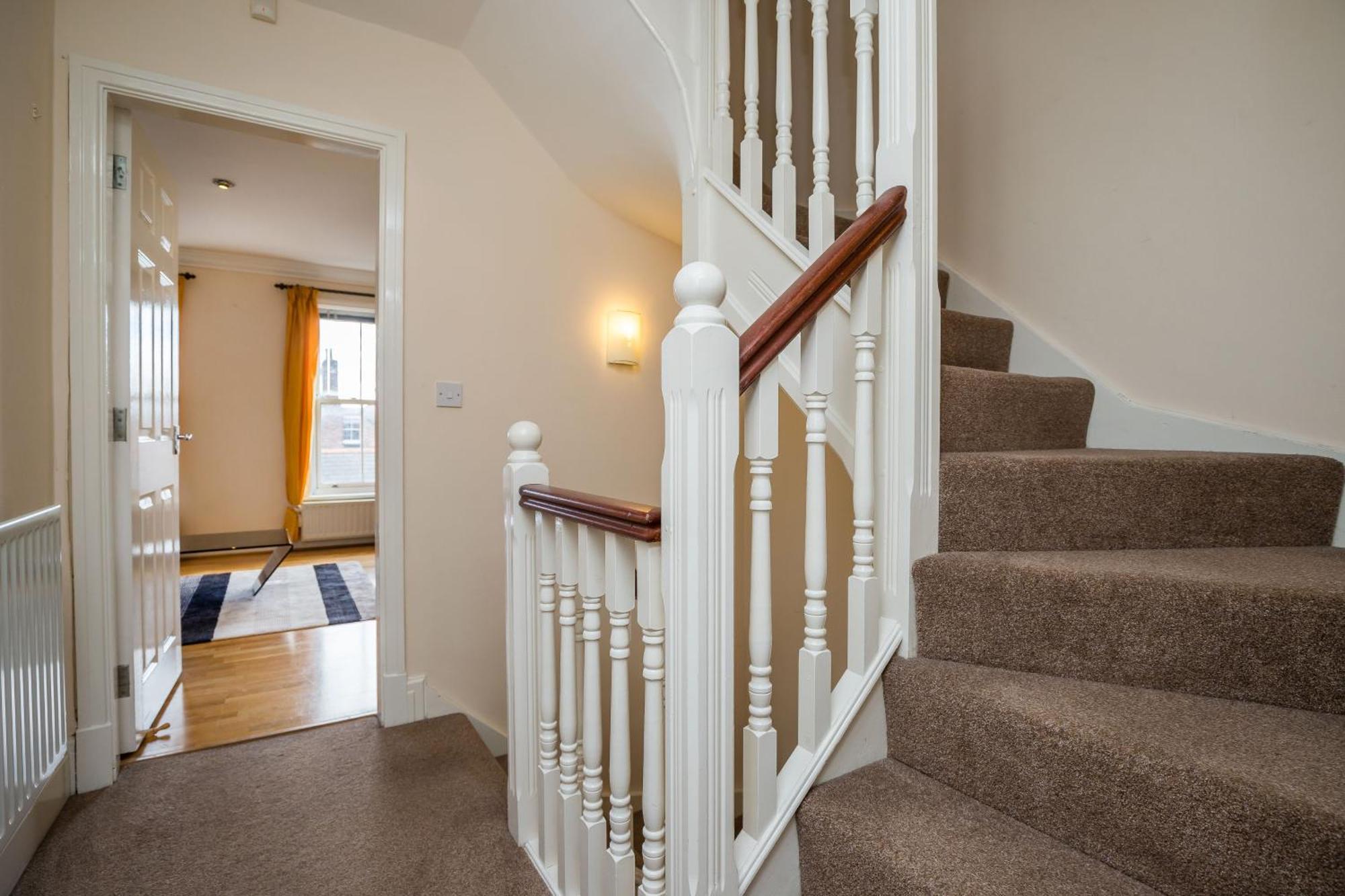 Spacious, 3 Bed House For 6 In Central Chester Hotel Exterior photo