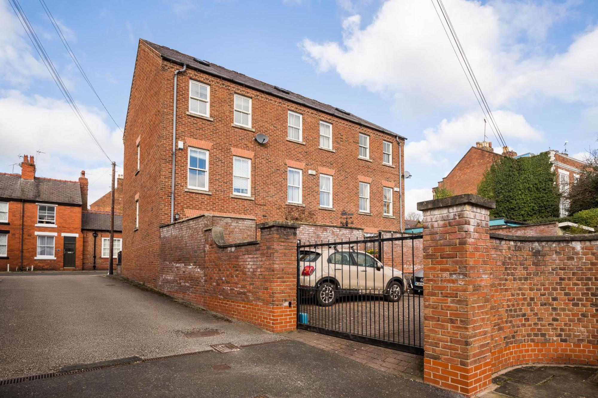 Spacious, 3 Bed House For 6 In Central Chester Hotel Exterior photo